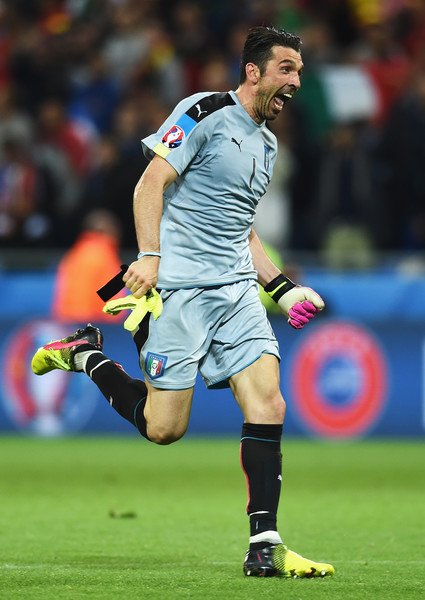 فرحة بوفون بعد فوز ايطاليا ضد بلجيكا - Buffon joy after Italy Vs Belgium 