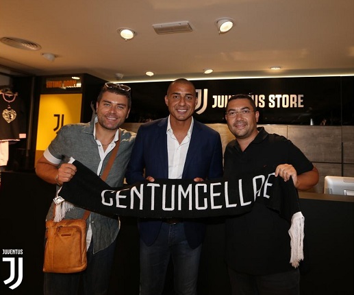 تريزيغية يفتتح متجر اليوفي في روما - Trezeguet inaugurates Juve Store/Roma