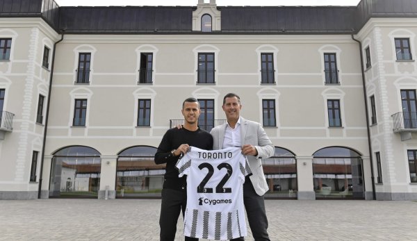 جيوفينكو في زيارة كونتيناسا و سيكون جزء من أكاديمية يوفنتوس تورونتو - Giovinco will be part of Juventus Academy Toronto