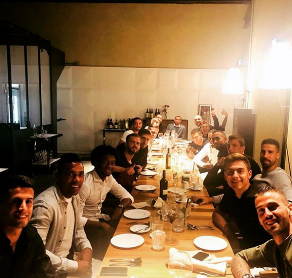 لاعبي اليوفي بعشاء بيانيتش - Juve Players in dinner by Pjanic invitation